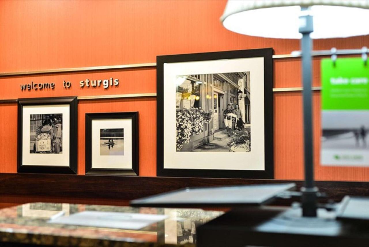 Hampton Inn Sturgis Bagian luar foto
